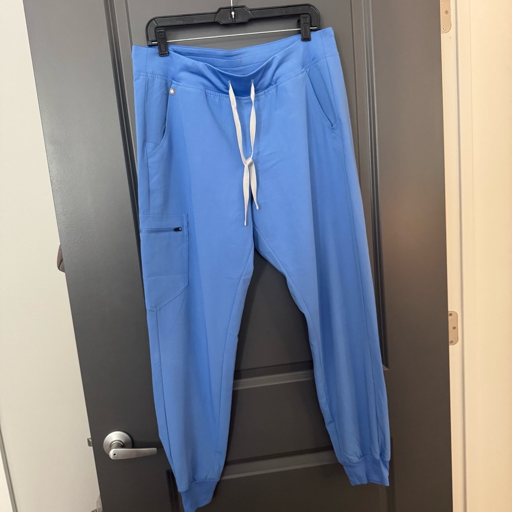 NWOT FIGS Ceil Blue Jogger Scrub Pants